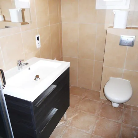 Marina Doru ギソナクシア